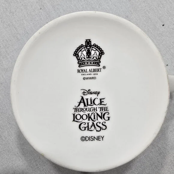 Disney Looking For Wonderland Royal Albert Alice Through The Looking Glass Mug - Picture 4 of 5